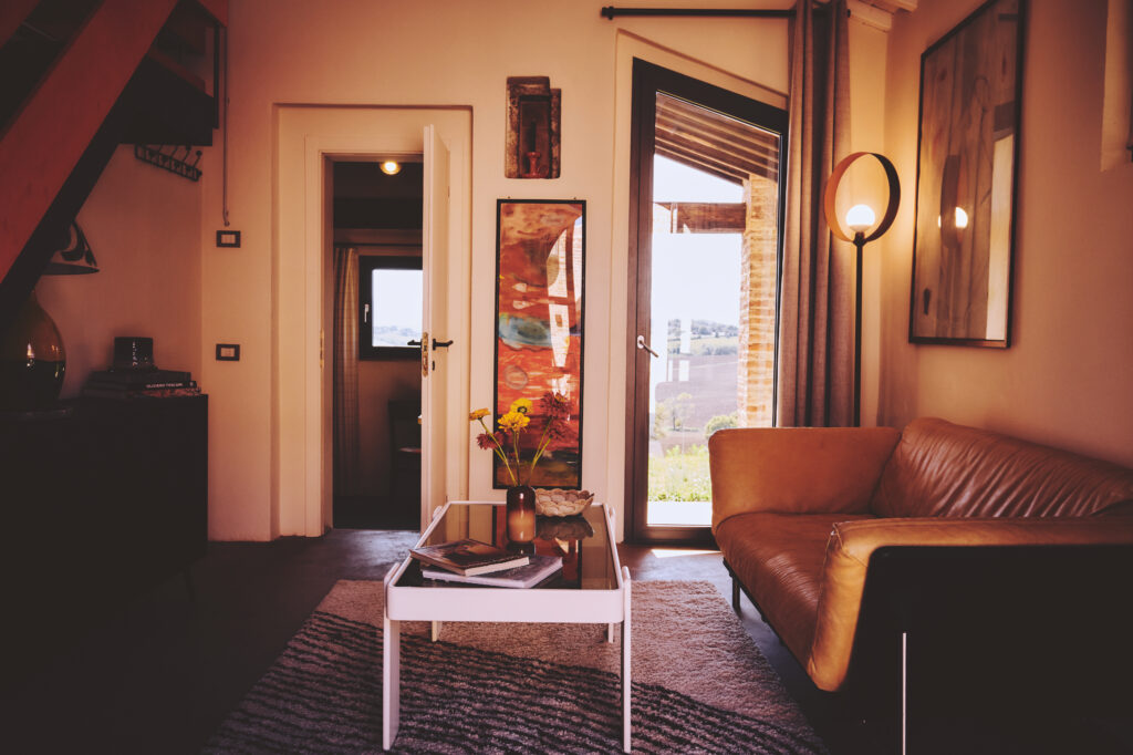 VillaMamo_10_12-10-25_SHOT_02_0411